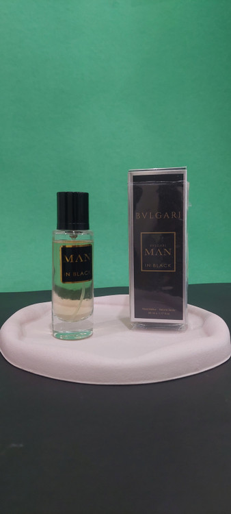 ادکلن 30 میل من این بلک از برند نیوپرستیژ