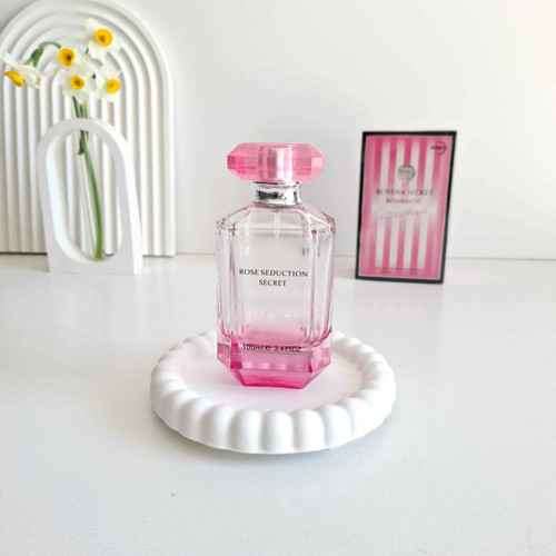 ادکلن زنانه شرکت روونا مدل ویکتوریا سکرت بامبشل حجم 100 میل