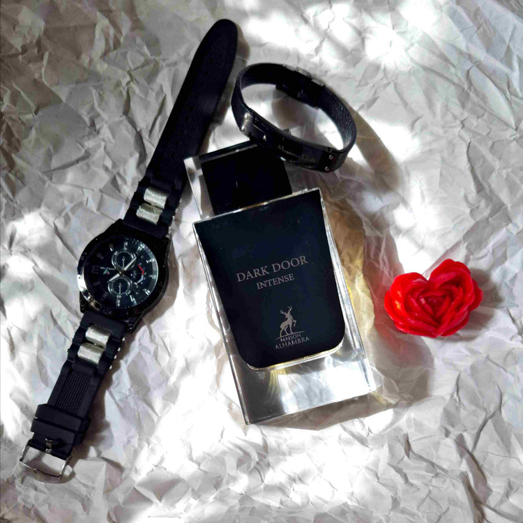 ادکلن مردانه شرکت الحمبرا مدل دارک دور رایحه دیورهوم اینتنس حجم 100 میل