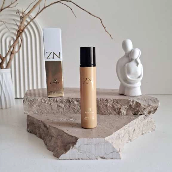 ادکلن زنانه قلمی شرکت روونا مدل زن طلایی حجم 15 میل