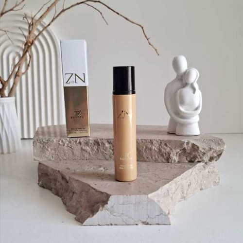 ادکلن زنانه قلمی شرکت روونا مدل زن طلایی حجم 15 میل